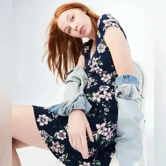 Aeropostale Floral V-Neck Laced-Back Fit & Flare Dress Size S - Picture 2 of 11